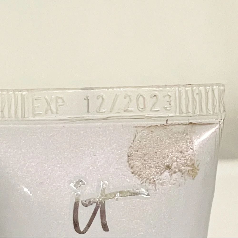 It Cosmetics Bye Bye Foundation Oil-Free Matte Full‎ Coverage Moisturizer Deep